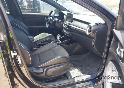 2021 Kia Forte Gt-Line z USA, uszkodzony, nr VIN 3KPF34AD1ME329135